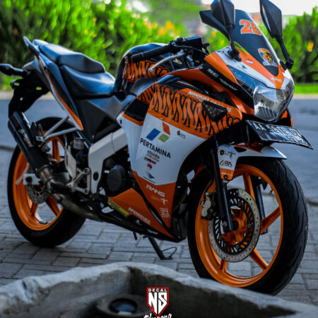 Decal Sticker Honda CBR 150 CBU Thailan Mandalika Hitam Orange 02