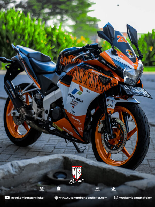Decal Sticker Honda CBR 150 CBU Thailan Mandalika Hitam Orange 02