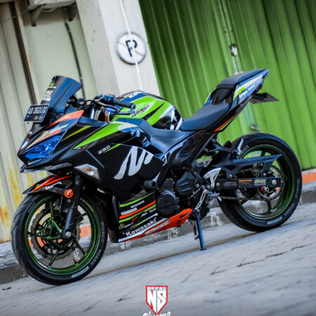 Decal Sticker Kawasaki All New Ninja 250 Fi 2018 Hitam Grafis Hijau Modifikasi Stiker Full Body 01