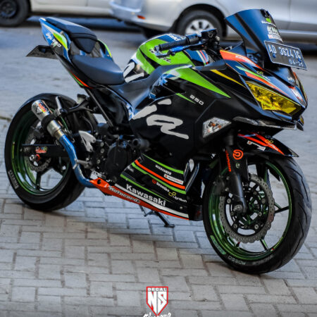 Decal Sticker Kawasaki All New Ninja 250 Fi 2018 Hitam Grafis Hijau Modifikasi Stiker Full Body 04