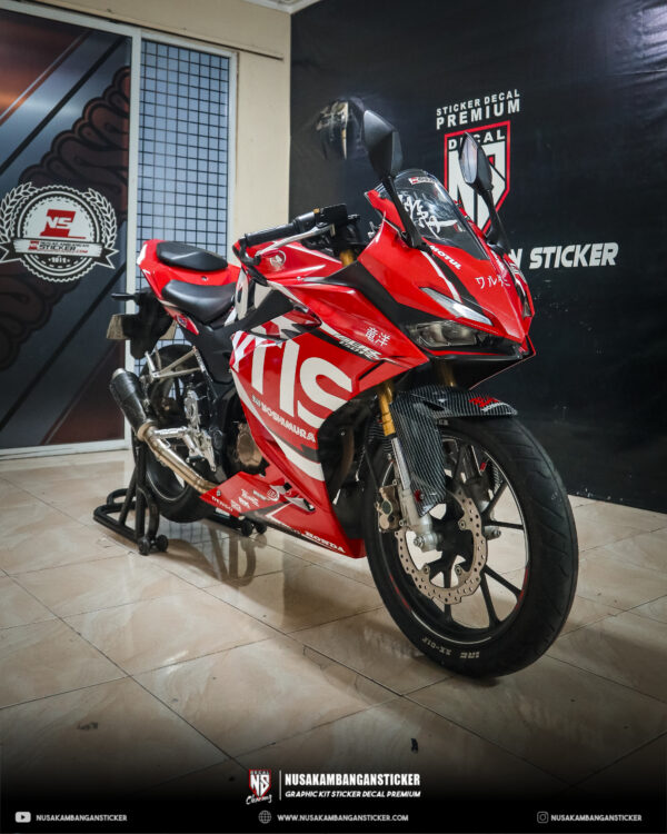 Custom stiker CBR 150 R 2021 merah grafis full body 01