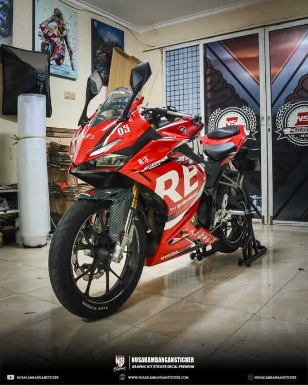 Custom stiker CBR 150 R 2021 merah grafis full body 04