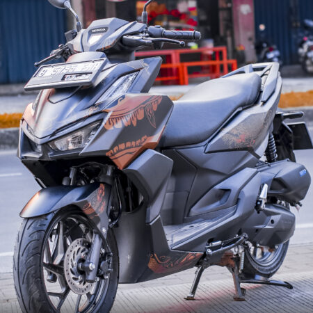 Custom stiker VARIO 160 hitam grafis coklat full body 04
