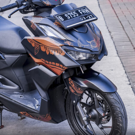 Custom stiker VARIO 160 hitam grafis coklat full body 05