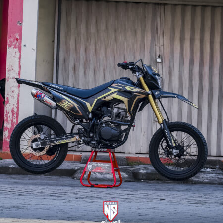 Cutting CRF 150 L Hitam Grafis Gold Striping Decal Sticker Wrapping Stiker 01