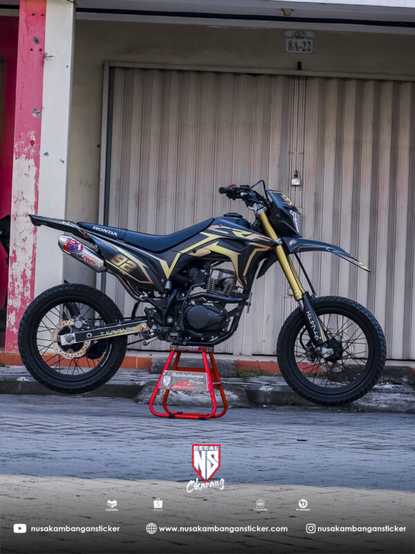 Cutting CRF 150 L Hitam Grafis Gold Striping Decal Sticker Wrapping Stiker 01