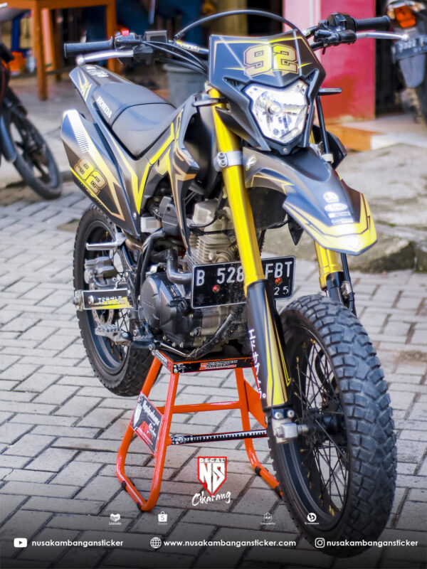 Cutting CRF 150 L Hitam Grafis Gold Striping Decal Sticker Wrapping Stiker 05