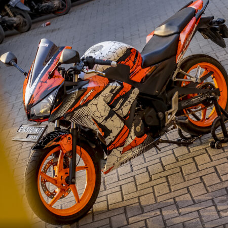 Desain Motor CBR K45 Orens Bercak Cutting Stiker Decal Sticker Full Body 04