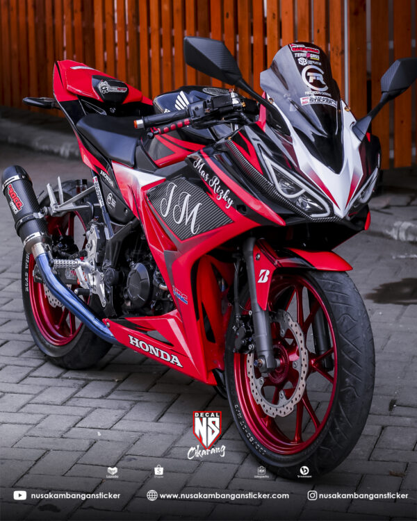 Desain Motor Honda CBR 150 R All New Hitam Merah Karbon Modifikasi Stiker Full Body 01
