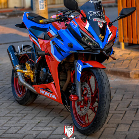 Desain Motor Honda CBR 150 R All New Merah Tricolor Modifikasi Sticker Full Body 04