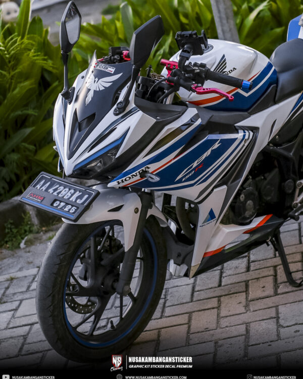 Desain Motor Honda CBR 150 R All New Putih Grafis Biru Modifikasi Stiker Full Body 04