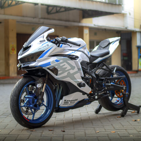 Desain stiker NINJA ZX25R putih Trickstar grafis biru full body 02