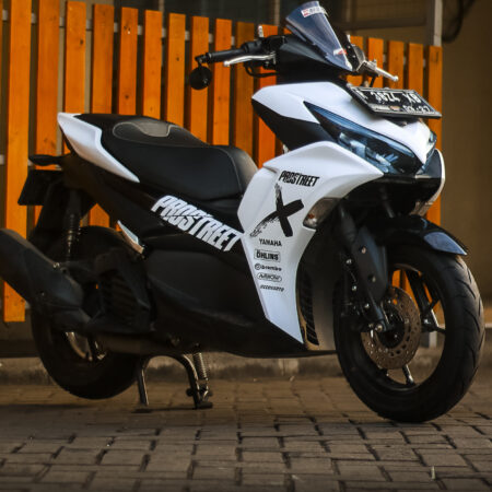 Sticker motor Aerox 155 New putih hitam full body 02