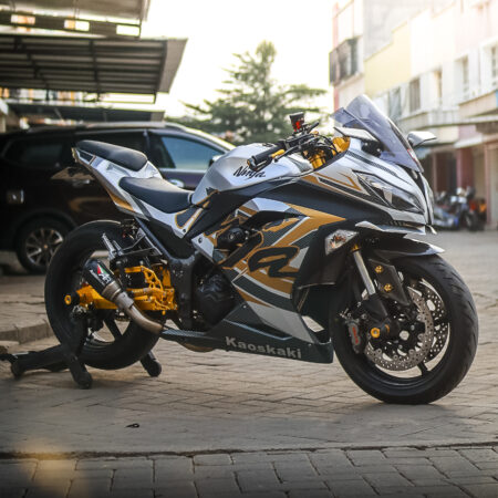 Sticker motor NINJA 250 FI silver grafis gold full body 02