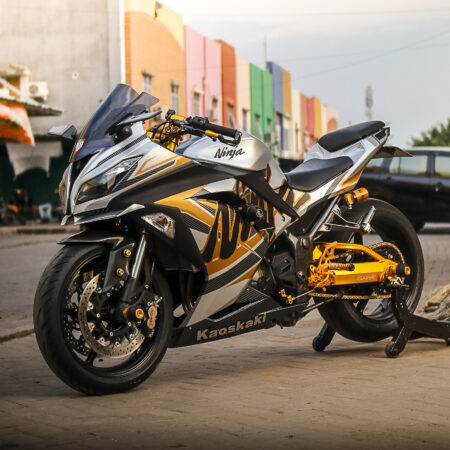 Sticker motor NINJA 250 FI silver grafis gold full body 03