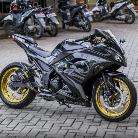 Stiker decal NINJA 250 Fi hitam batman full body 02