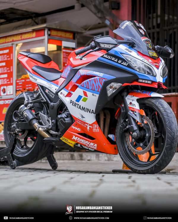 Variasi stiker NINJA 250 FI livery mandalika merah biru 03