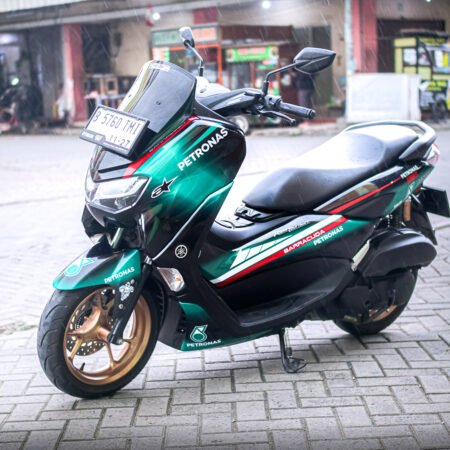 DECAL STIKER YAMAHA NMAX PETRONAS HIJAU HITAM FULLBODY (1)