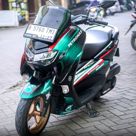 DECAL STIKER YAMAHA NMAX PETRONAS HIJAU HITAM FULLBODY (2)