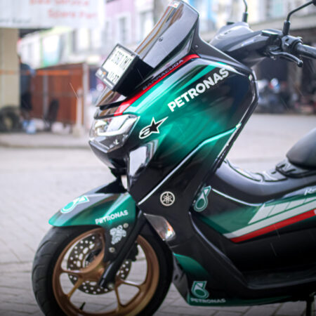 DECAL STIKER YAMAHA NMAX PETRONAS HIJAU HITAM FULLBODY (3)
