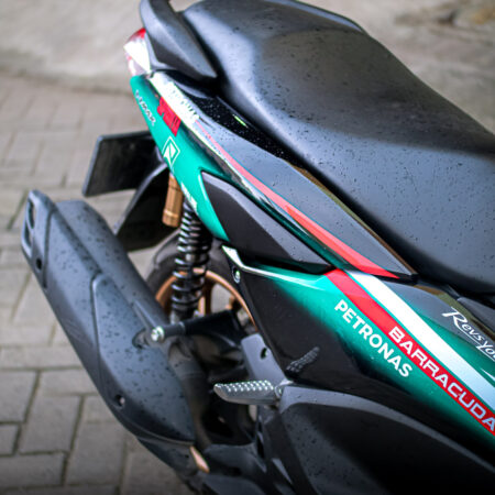 DECAL STIKER YAMAHA NMAX PETRONAS HIJAU HITAM FULLBODY (4)