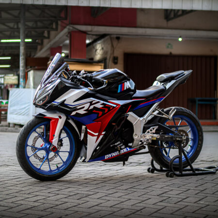 striping motor cbr 150 bmw rr 04