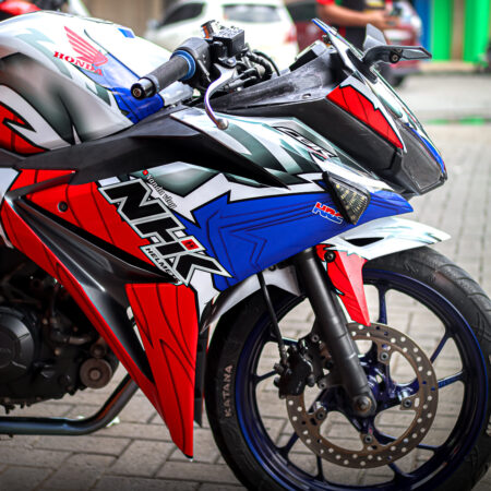 Decal Stiker CBR 150R Putih Merah Biru Fullbody 05