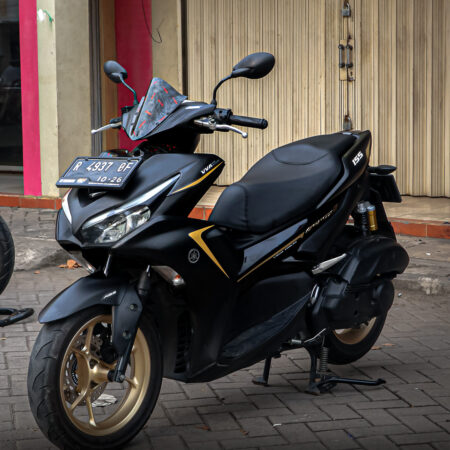 Decal Sticker Yamaha Aerox Connected Hitam List Kuning Fullbody 02
