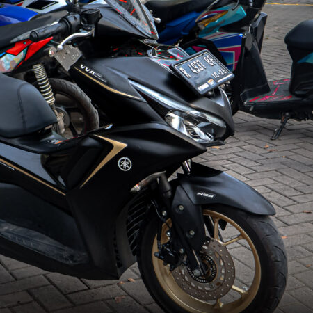 Decal Sticker Yamaha Aerox Connected Hitam List Kuning Fullbody 03