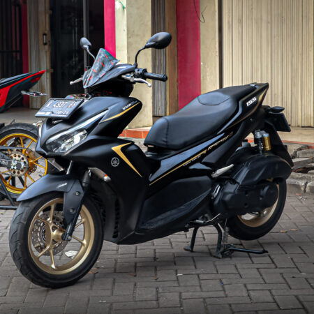 Decal Sticker Yamaha Aerox Connected Hitam List Kuning Fullbody 06
