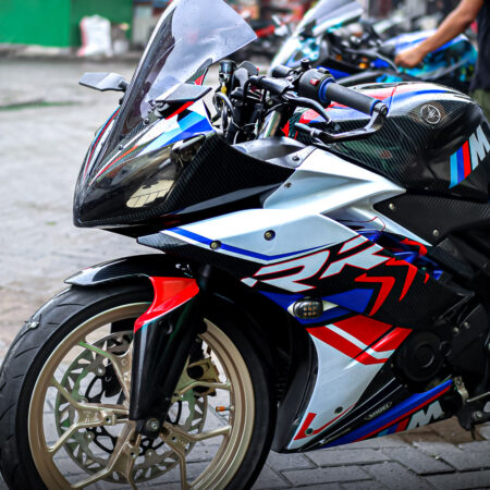 Decal Stiker Yamaha R15 V2 Putih List Merah Biru Fullbody 04