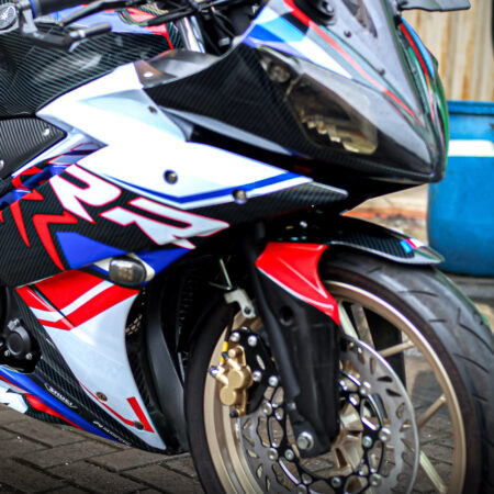 Decal Stiker Yamaha R15 V2 Putih List Merah Biru Fullbody 05