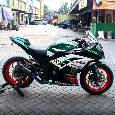 Desain Sticker Kawasaki Ninja 250 Fi Mnster Hijau Putih Fullbody 02