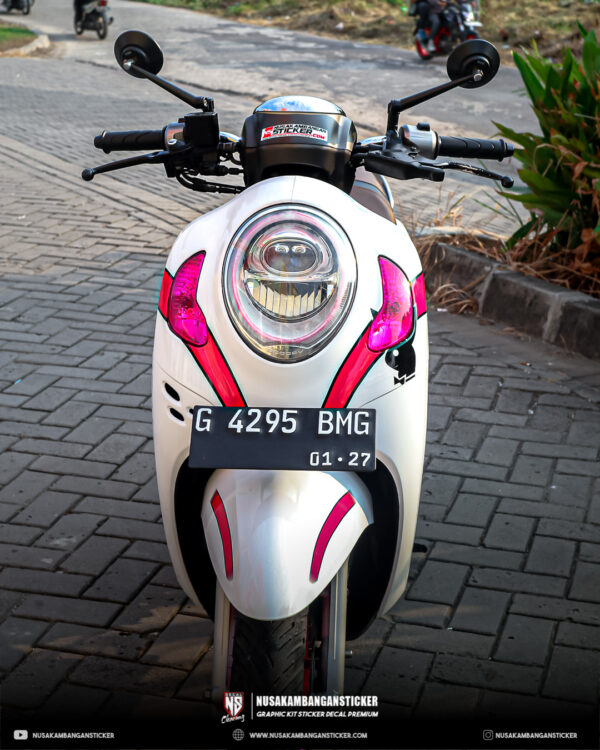 Desain Stiker Honda Scoopy Putih Pink Fullbody 07