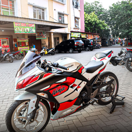 Desain Stiker Kawasasaki Ninja 250 Fi Abu abu Merah Fullbody 04