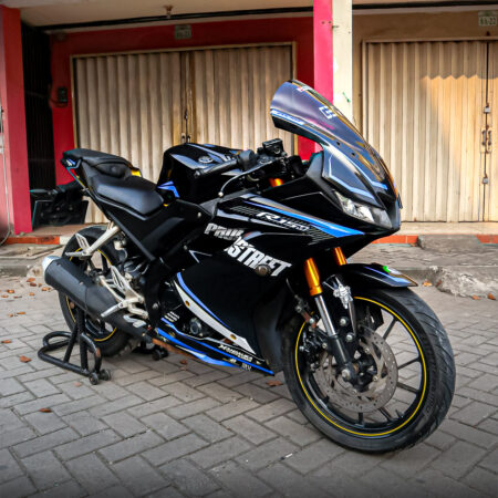Desain Stiker Yamaha R15 V3 Prostreet Hitam 02