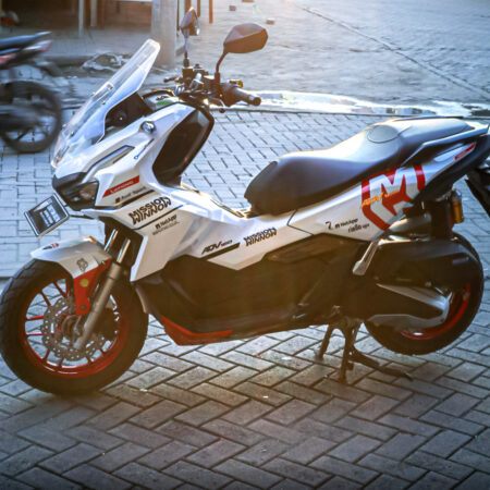 Stiker Motor Honda ADV 160 Mission Willow Putih Merah Fullbody 02