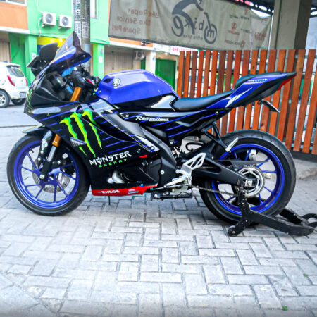 Stiker Motor Yamaha R15 V3 Monster Biru Hitam Fullbody 03