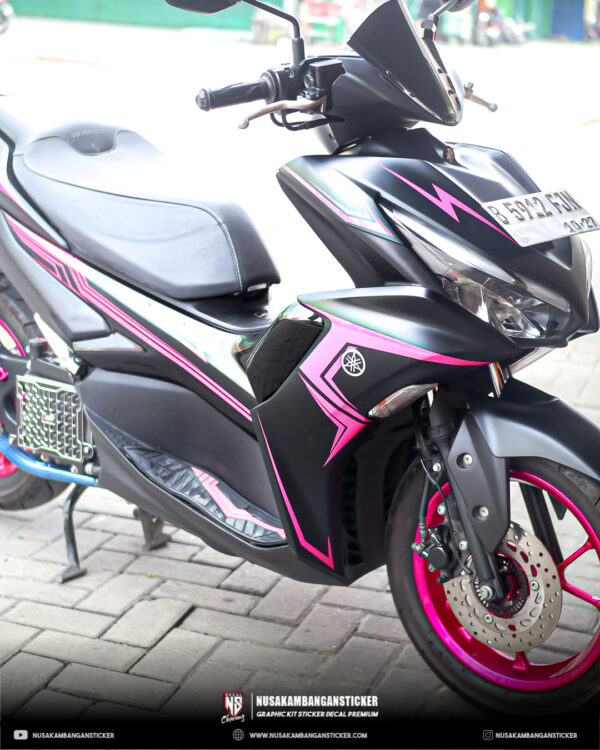 Decal Sticker Motor Yamaha Aerox Connected Hitam Pink Fullbody 03