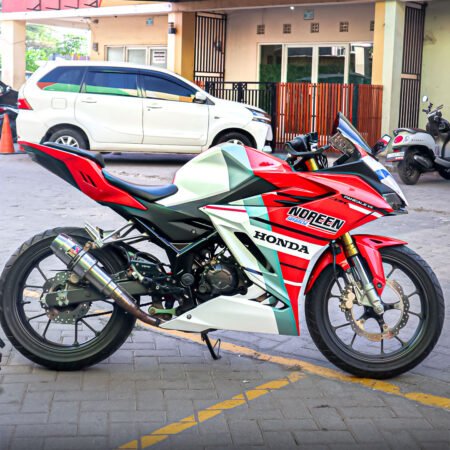 Desain Sticker Motor Honda CBR 150R 2021Merah Putih Abu abu Fullbody 01