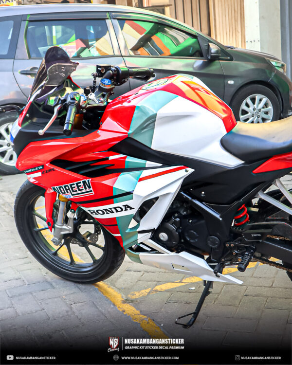 Desain Sticker Motor Honda CBR 150R 2021Merah Putih Abu abu Fullbody 05