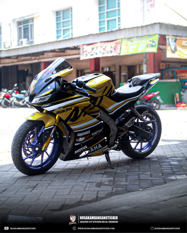 Desain Sticker Motor Yamaha R15 V3 Kuning Gold Hitam Fullbody 02