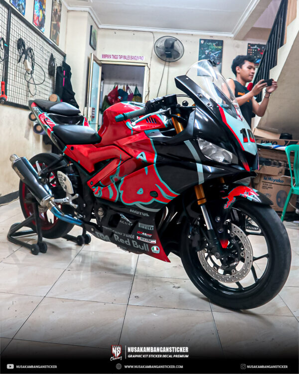 Desain Stiker Motor Yamaha R15 V3 Banteng Merah Hitam Fullbody 04